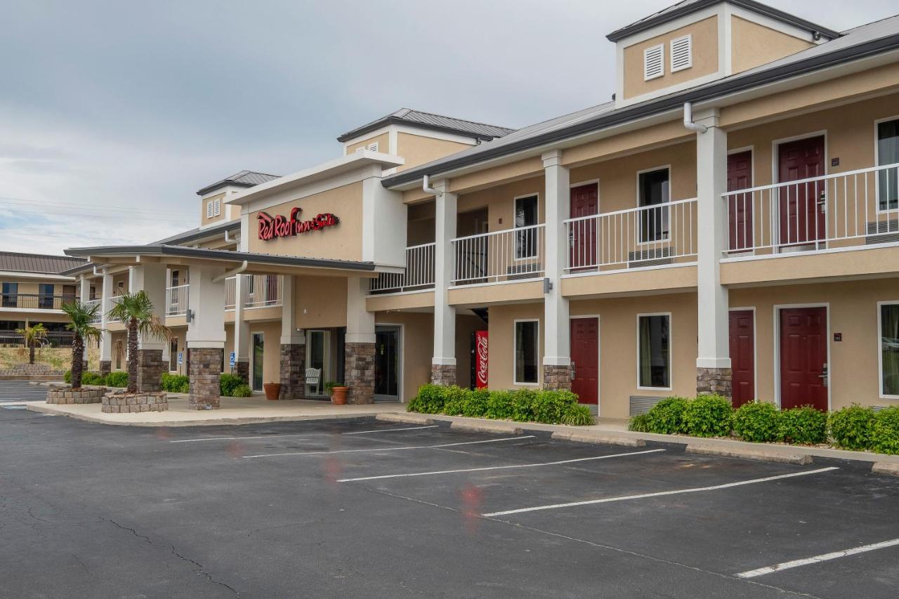 Red Roof Inn & Suites Calhoun Exterior photo